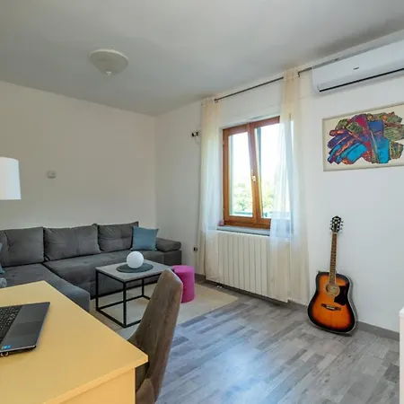 Holiday Home Sabina - Pet Friendly Labin (Istria)